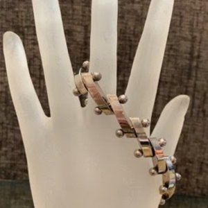 LILLIANS DESIGNS SILVER HAND CRAFTED BRACELET